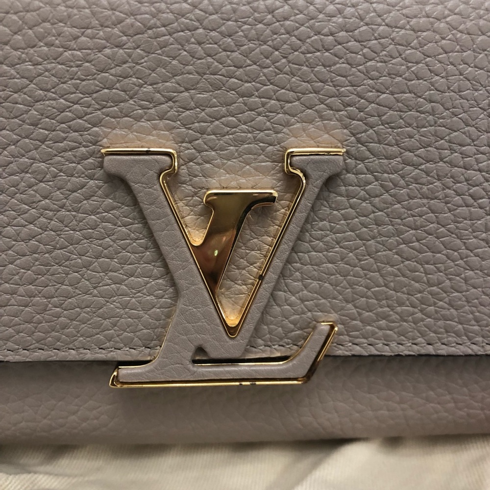 Louis Vuitton Capucines Wallet - Picture 2 of 8